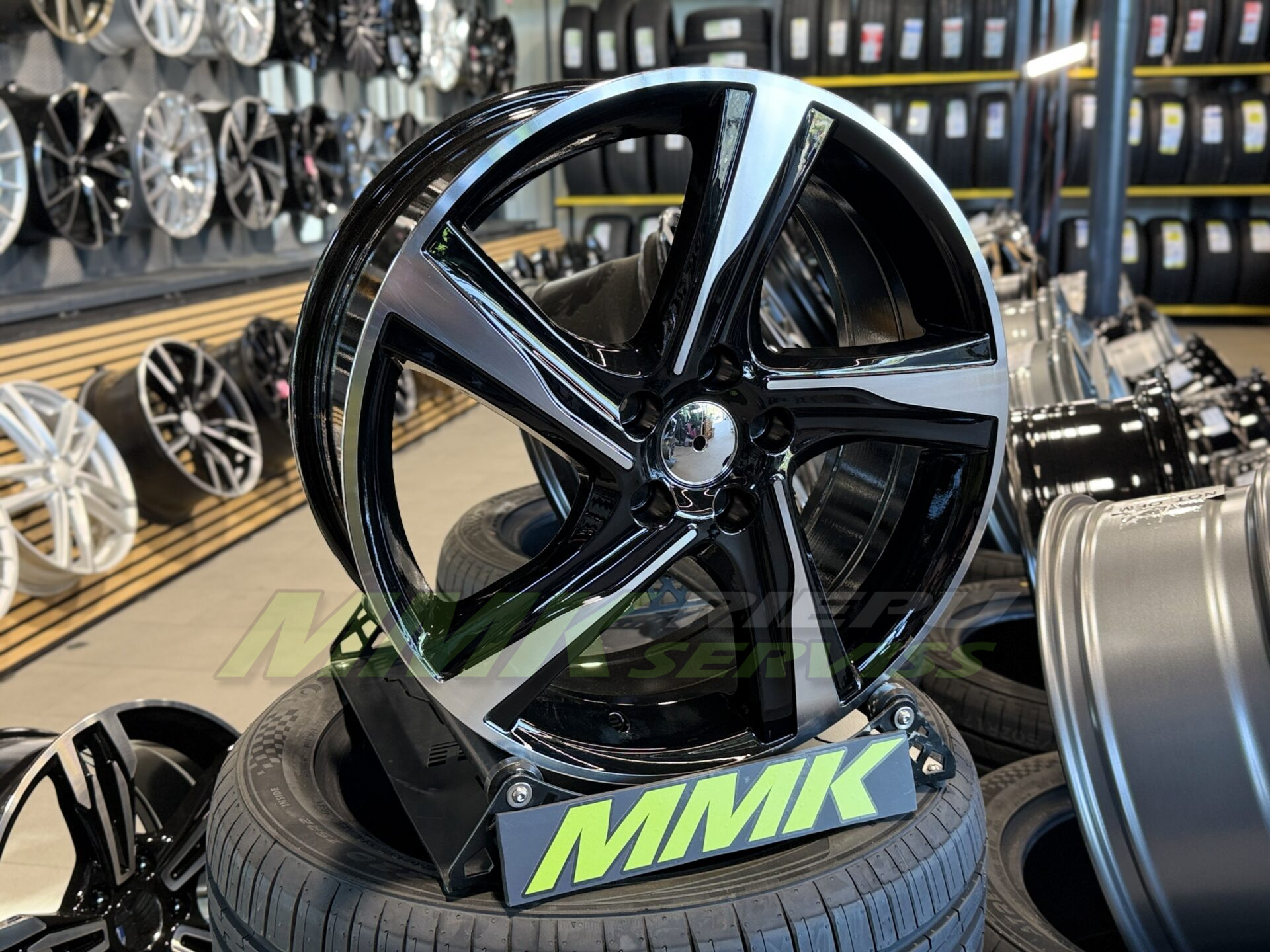 R18X7.5 5X108 ET49 67.1 BY115 MB - Aluminija A riepas