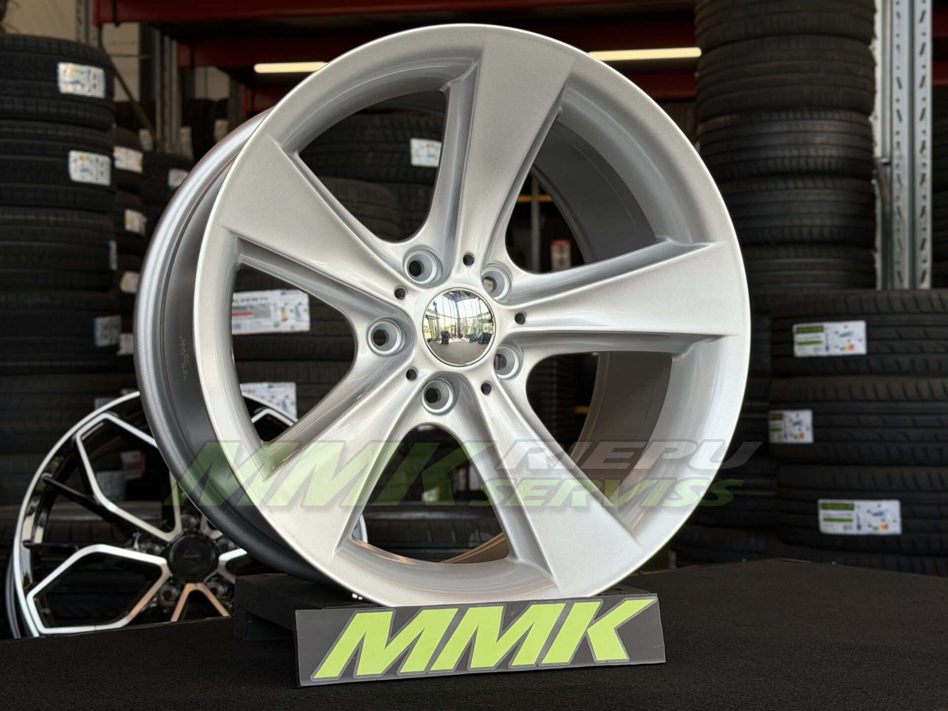 R18X8.5 5X120 ET20 74.1 BK086 SI - Aluminija A riepas