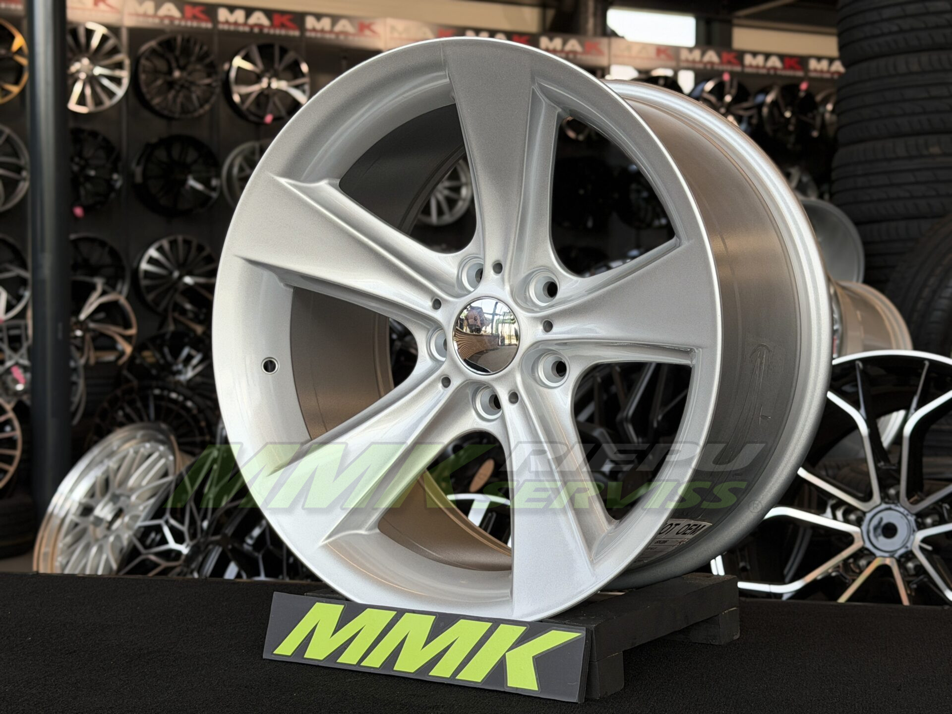 R18X8.5 5X120 ET20 74.1 BK086 SI - Aluminija A riepas