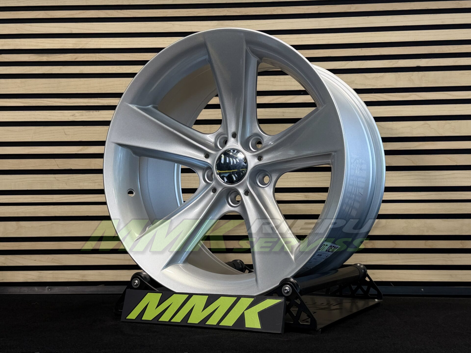 R18X8.5 5X120 ET20 74.1 BK086 SI - Aluminija A riepas