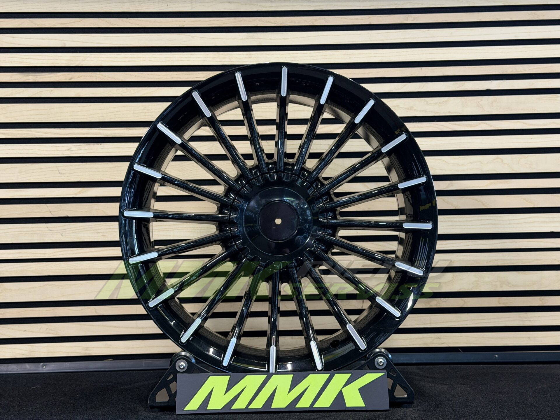 R18X8.5 5X120 ET20 74.1 BK273 MB - Aluminija A riepas