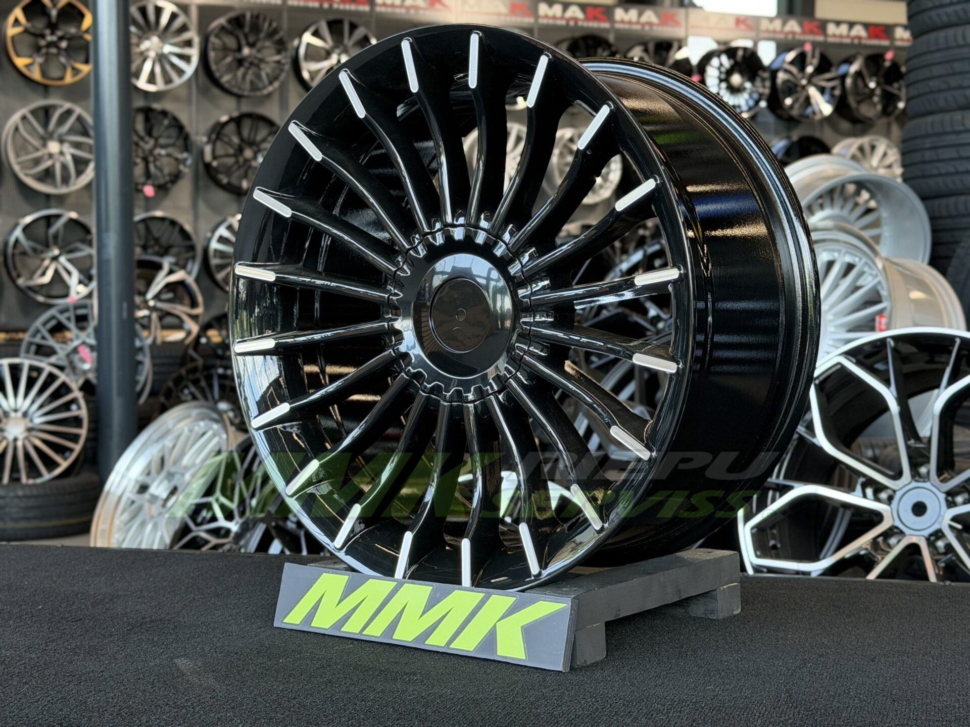 R18X8.5 5X120 ET20 74.1 BK273 MB - Aluminija A riepas