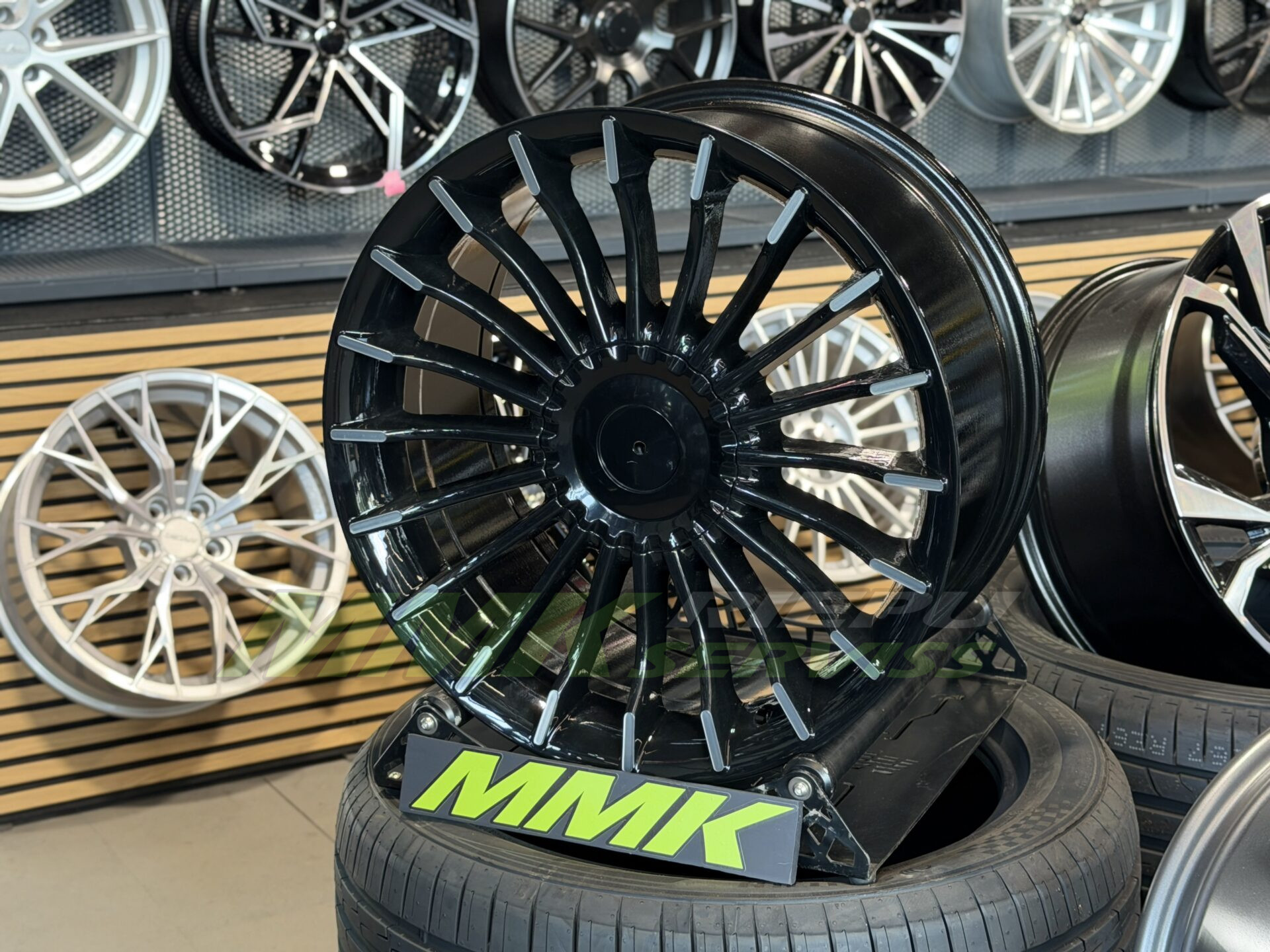 R18X8.5 5X120 ET20 74.1 BK273 MB - Aluminija A riepas