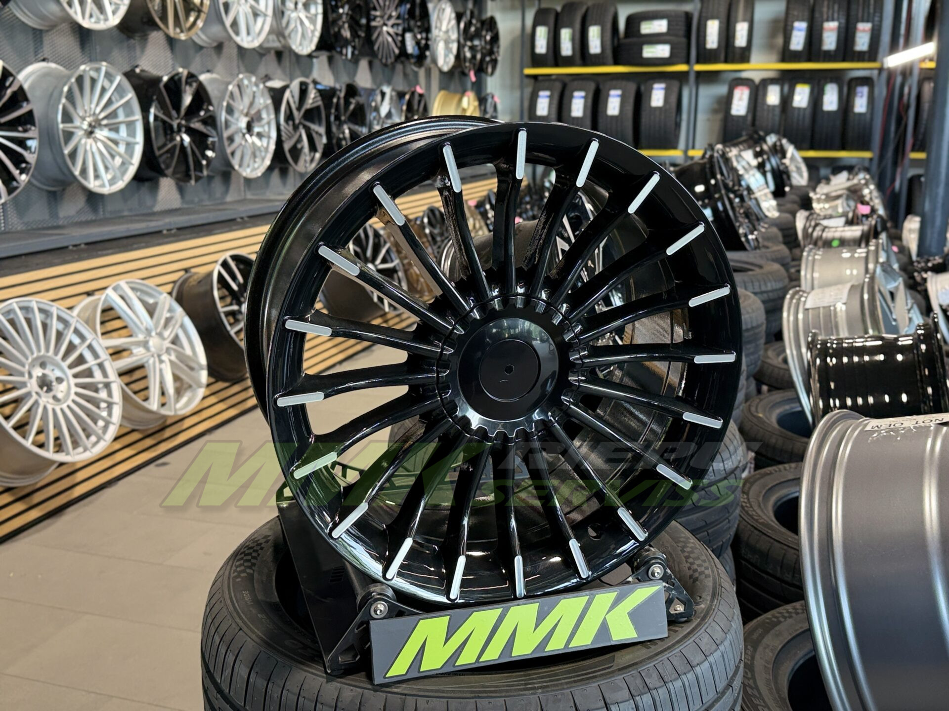 R18X8.5 5X120 ET20 74.1 BK273 MB - Aluminija A riepas