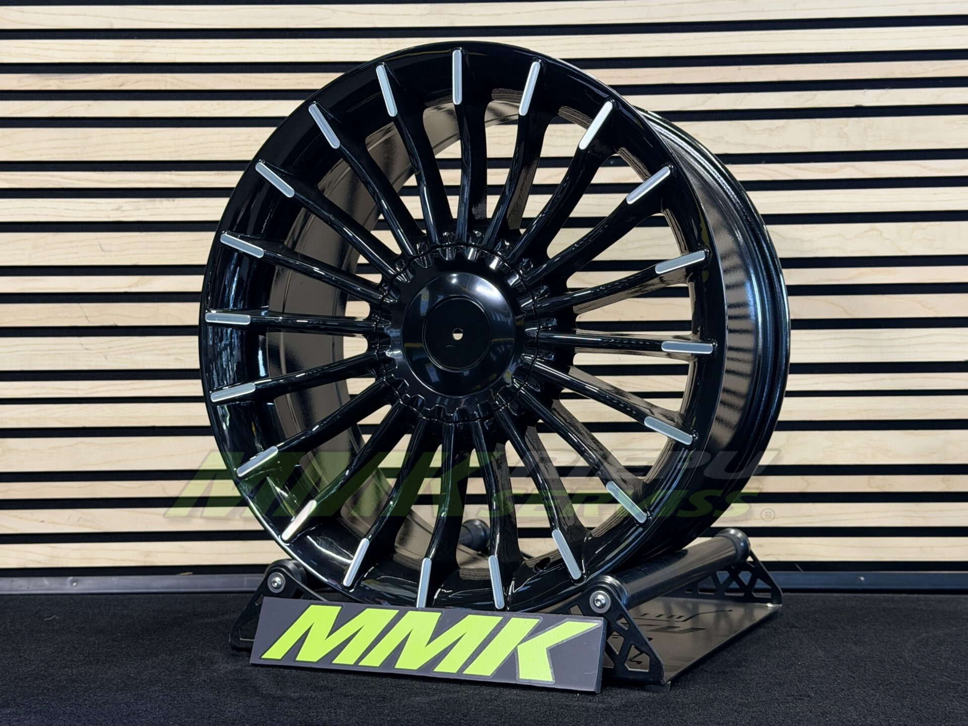 R18X8.5 5X120 ET20 74.1 BK273 MB - Aluminija A riepas