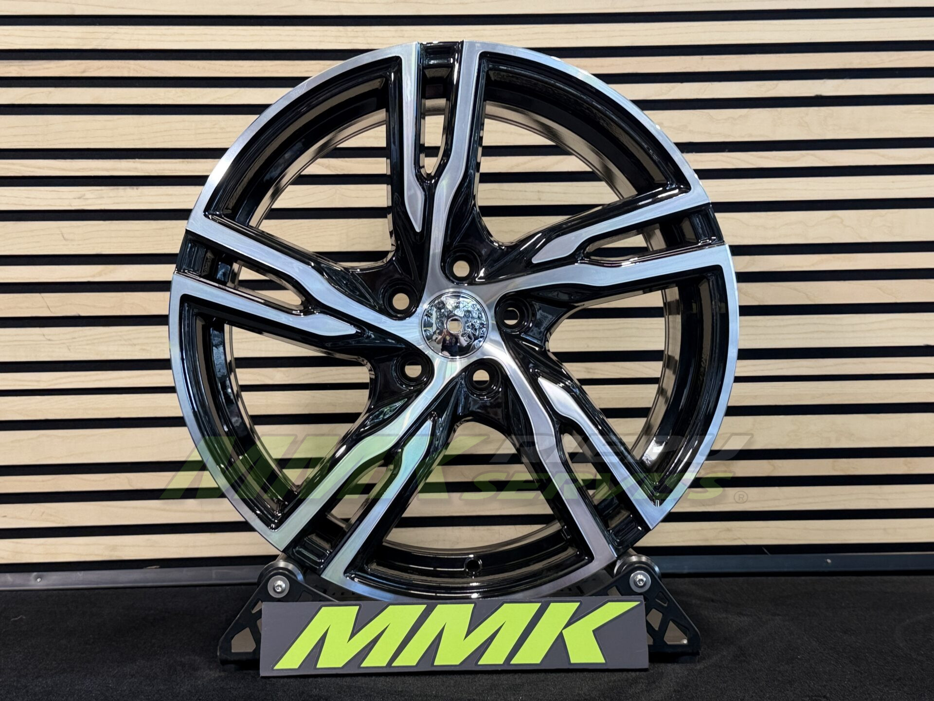 R18X8 5X108 ET50 63.3 FE161 (BK5399) Black Polished (MB) - Aluminija A riepas