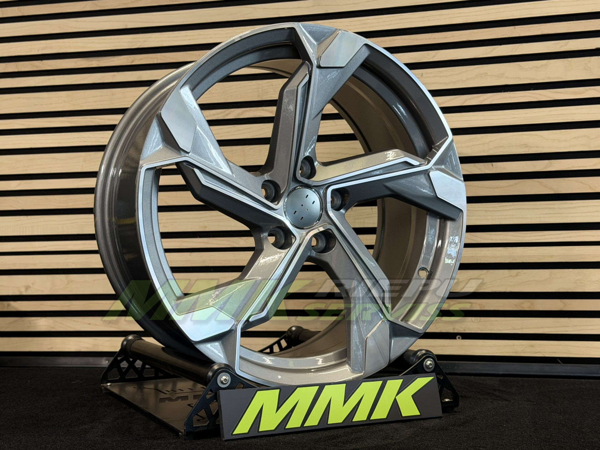 R18X8 5X112 ET40 66.5 Y1201 IN5633 MG - Aluminija A riepas