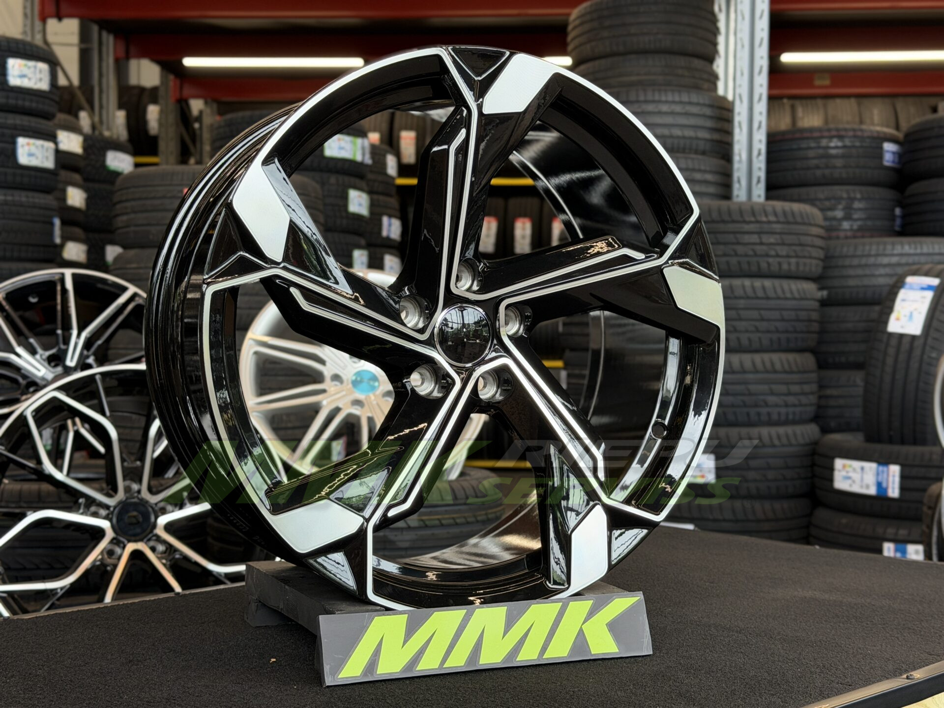 R19X8.5 5X112 ET34 66.5 Y1201 IN5633 MB - Aluminija A riepas