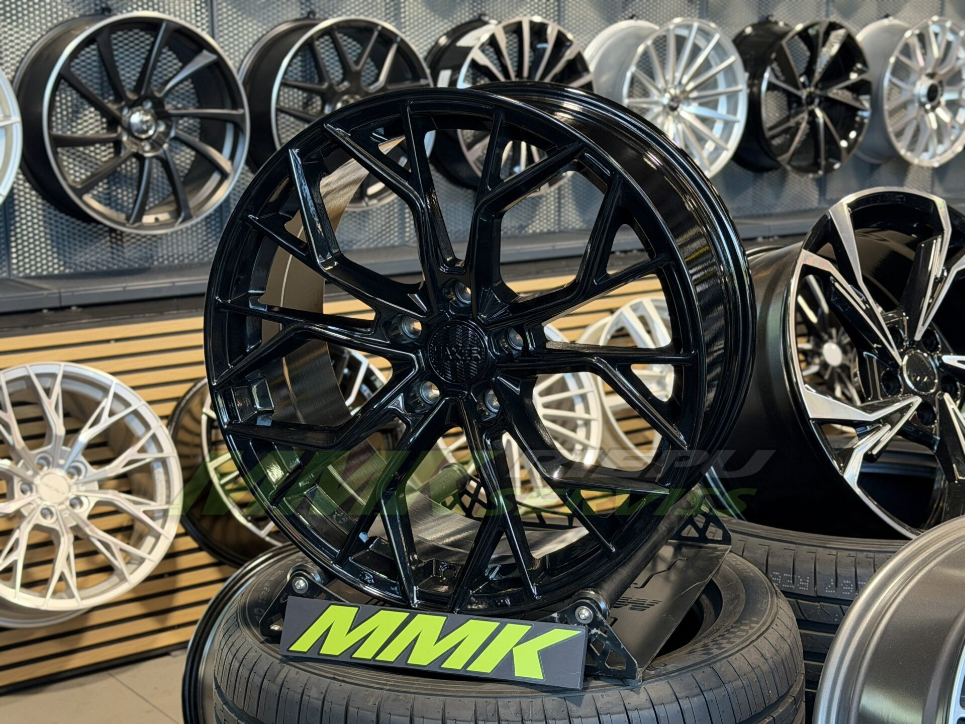 R19X8.5 5X120 ET33 72.6 HX041 BL - Aluminija A riepas