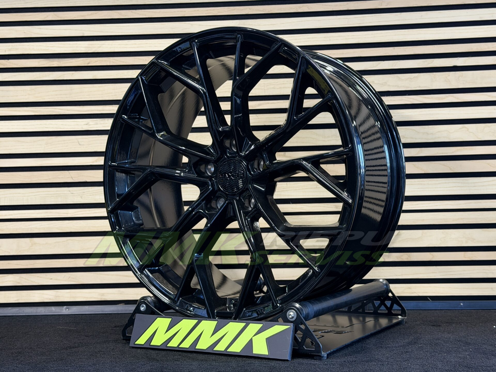 R19X8.5 5X120 ET33 72.6 HX041 BL - Aluminija A riepas