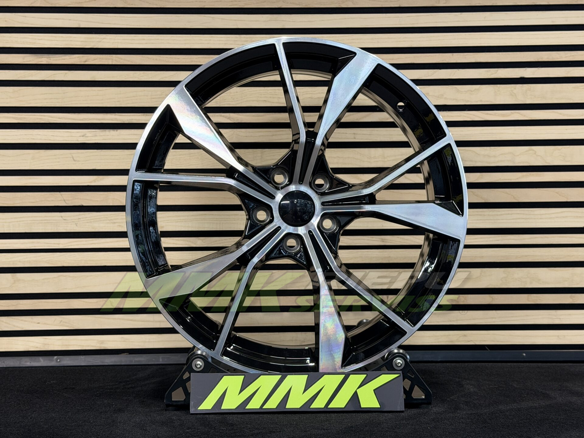 R19X8 5X112 ET41 57.1 B5808 IN5595 MB - Aluminija A riepas