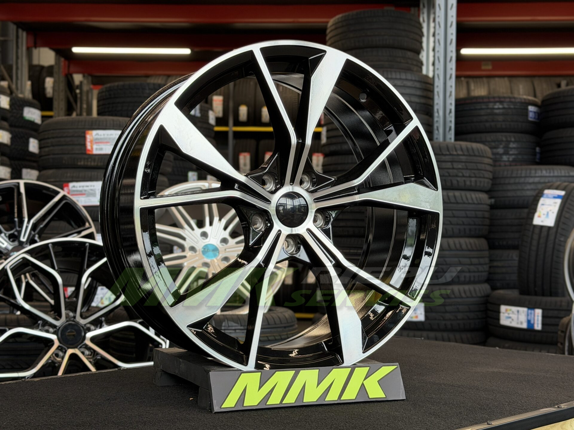 R19X8 5X112 ET41 57.1 B5808 IN5595 MB - Aluminija A riepas