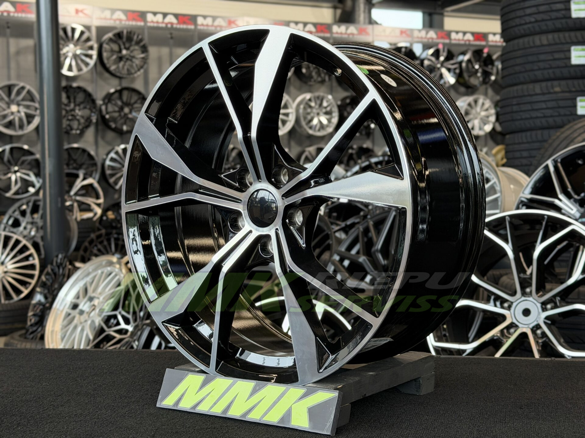 R19X8 5X112 ET41 57.1 B5808 IN5595 MB - Aluminija A riepas