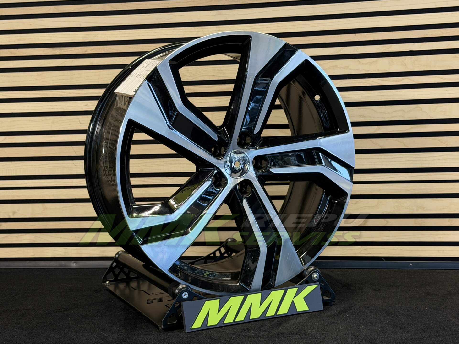 R20X8.5 5X108 ET42.5 63.3 B0143 Black Polished (MB) - Aluminija A riepas