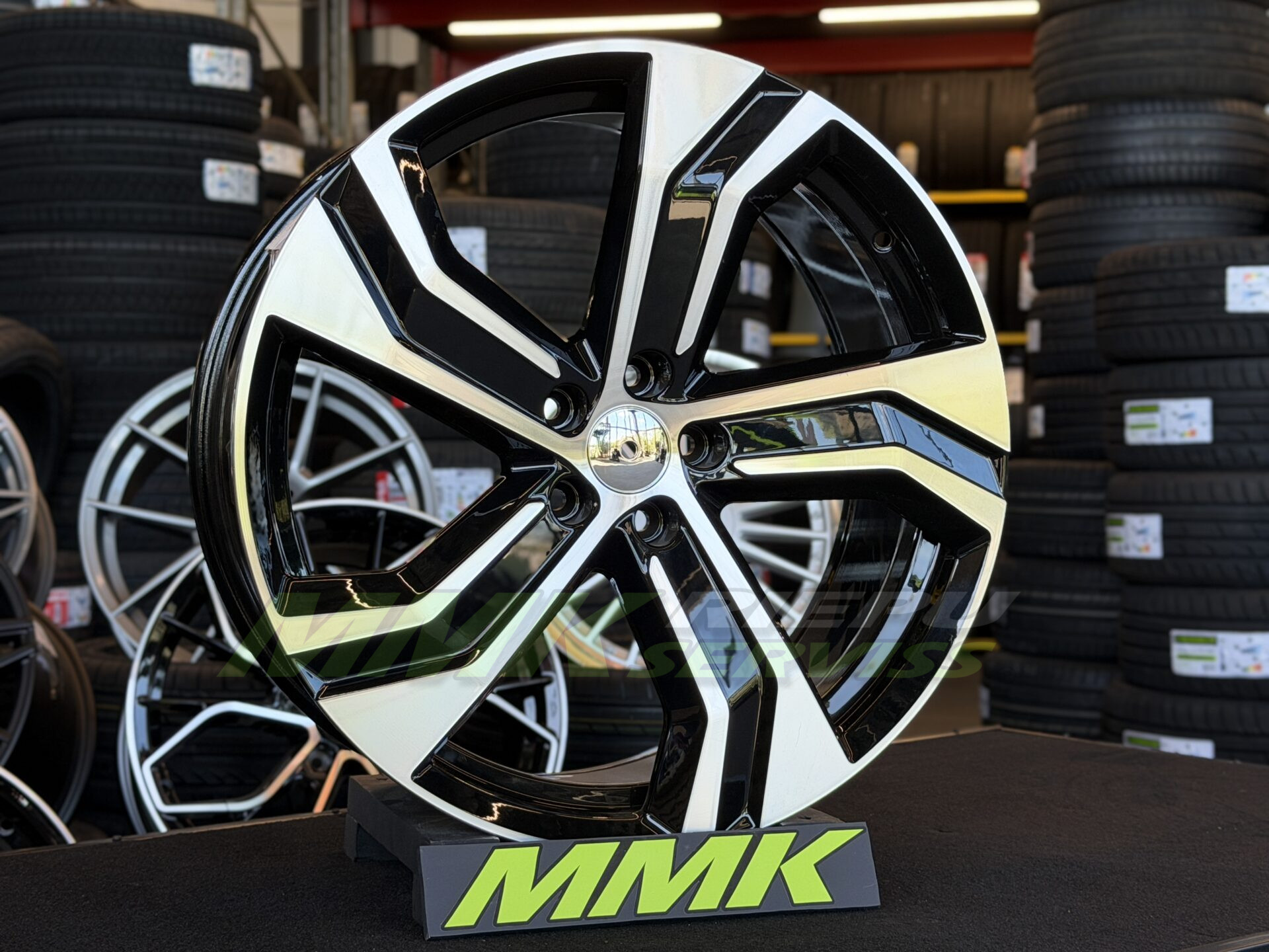 R20X8.5 5X108 ET42.5 63.3 B0143 Black Polished (MB) - Aluminija A riepas