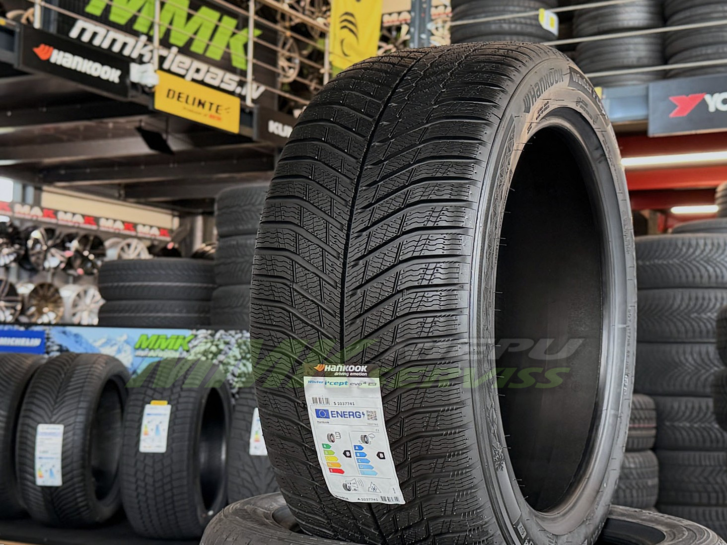 275/40R22 Hankook Winter I*Cept Evo4 SUV W340A 107V XL - Vissezonas riepas / Ziemas riepas
