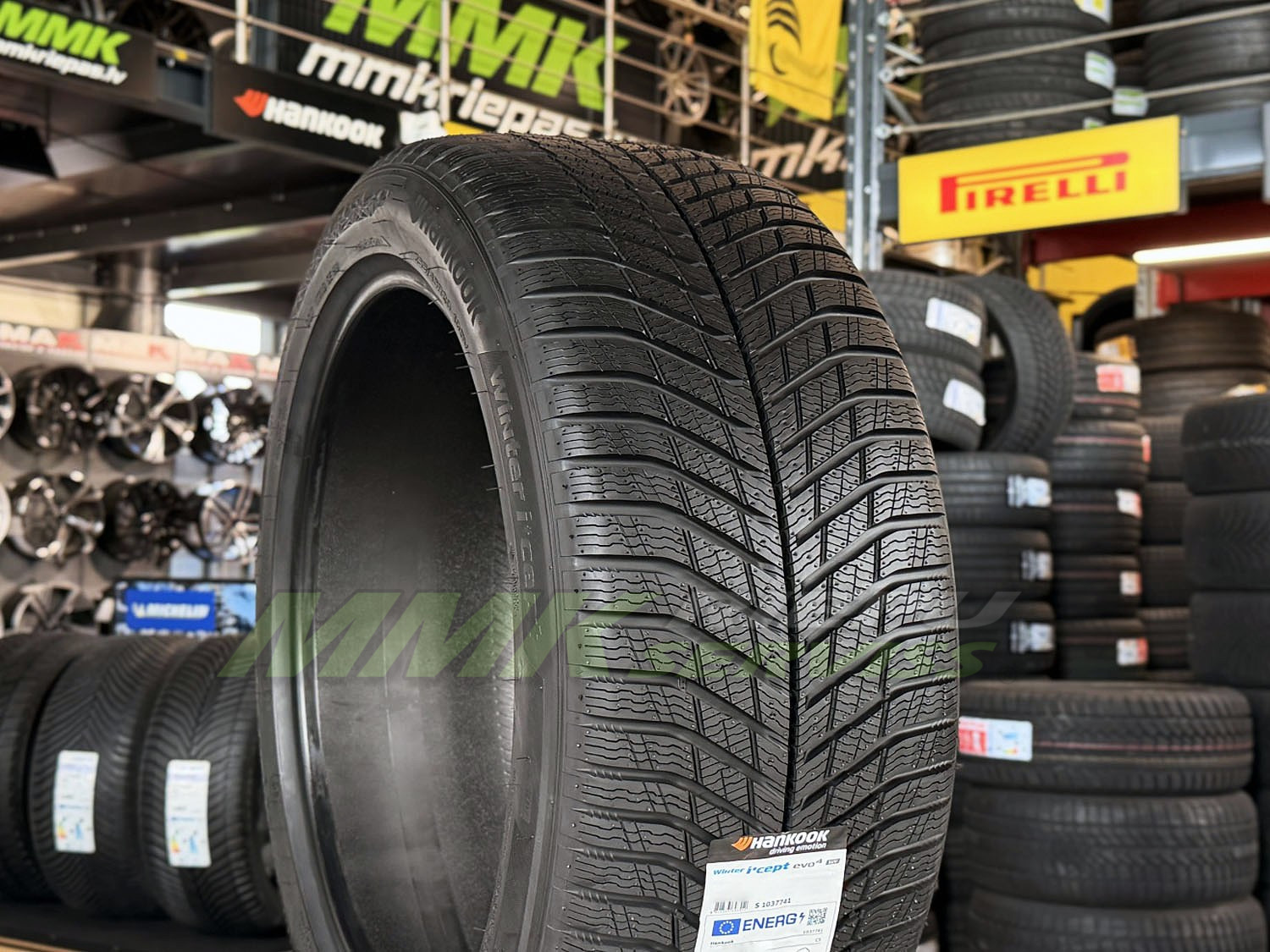 275/40R22 Hankook Winter I*Cept Evo4 SUV W340A 107V XL - Vissezonas riepas / Ziemas riepas