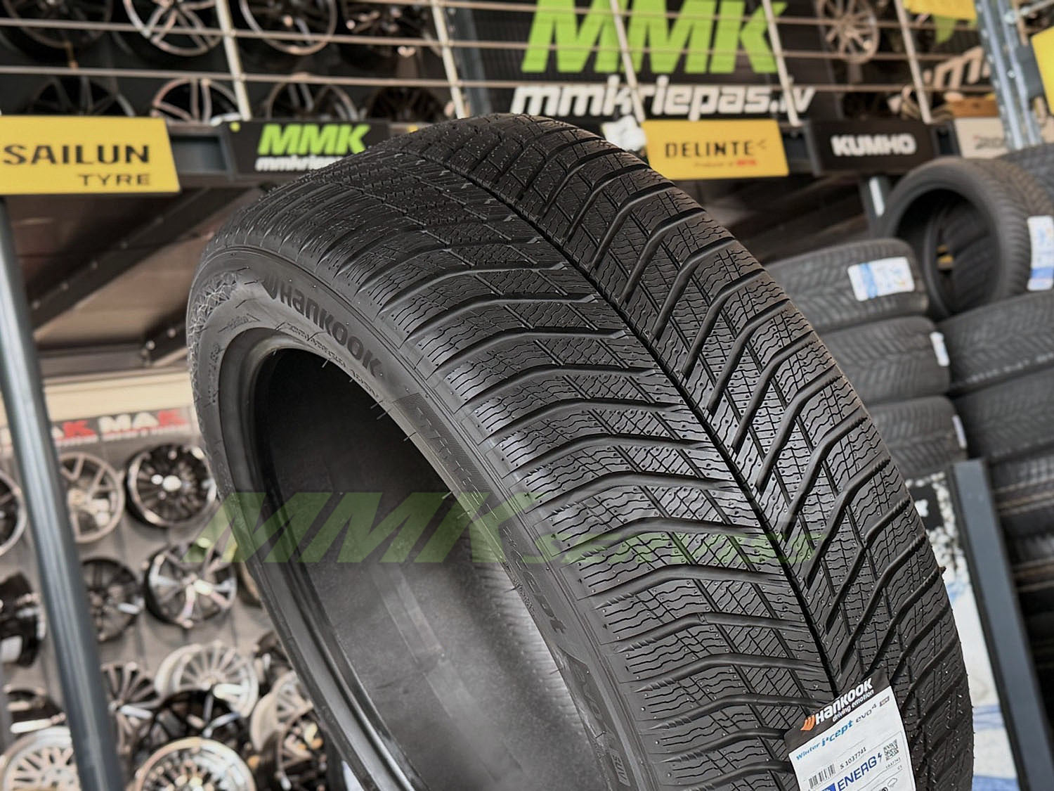 275/40R22 Hankook Winter I*Cept Evo4 SUV W340A 107V XL - Vissezonas riepas / Ziemas riepas