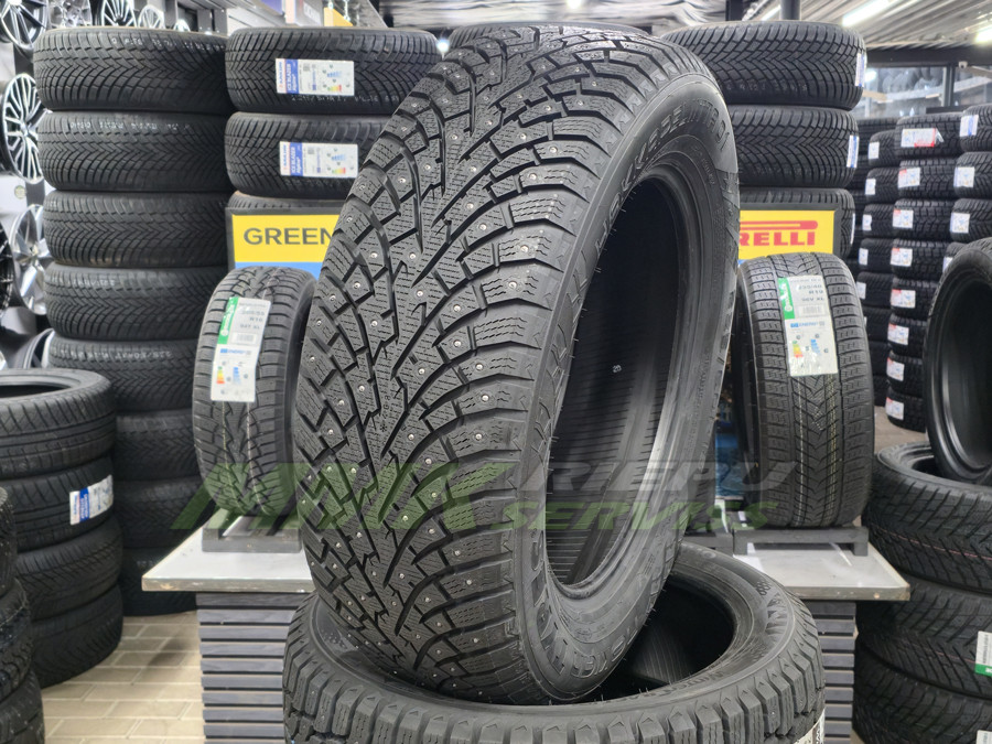 315/35R22 Nokian Hakkapeliitta 01 111T XL ar radzēm - Ziemas riepas / Ziemas ar radzēm riepas