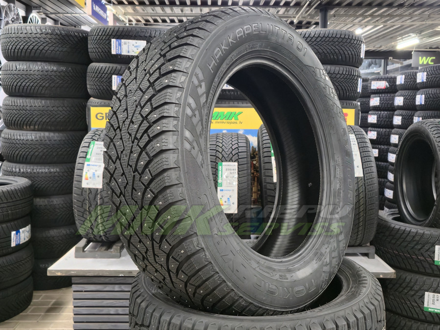 315/35R22 Nokian Hakkapeliitta 01 111T XL ar radzēm - Ziemas riepas / Ziemas ar radzēm riepas