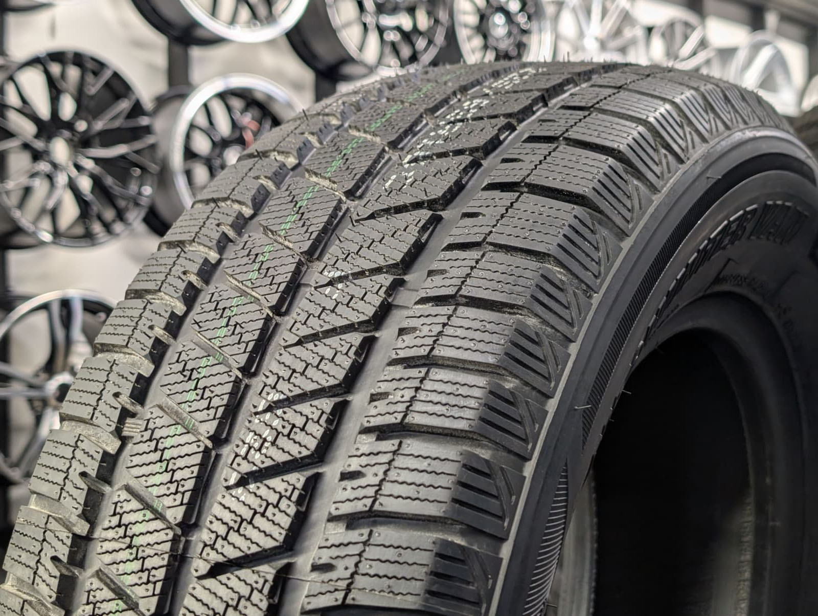 Neolin NEOWINTER VAN 215/70 R15C