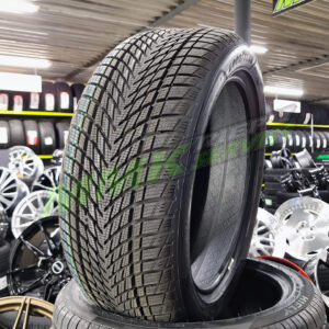 Goodyear UltraGrip Performance 3 255/55 R18