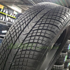 Yokohama ADVAN Winter V907 235/55 R19