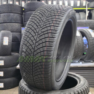 Pirelli P ZERO Winter 2 245/45 R18