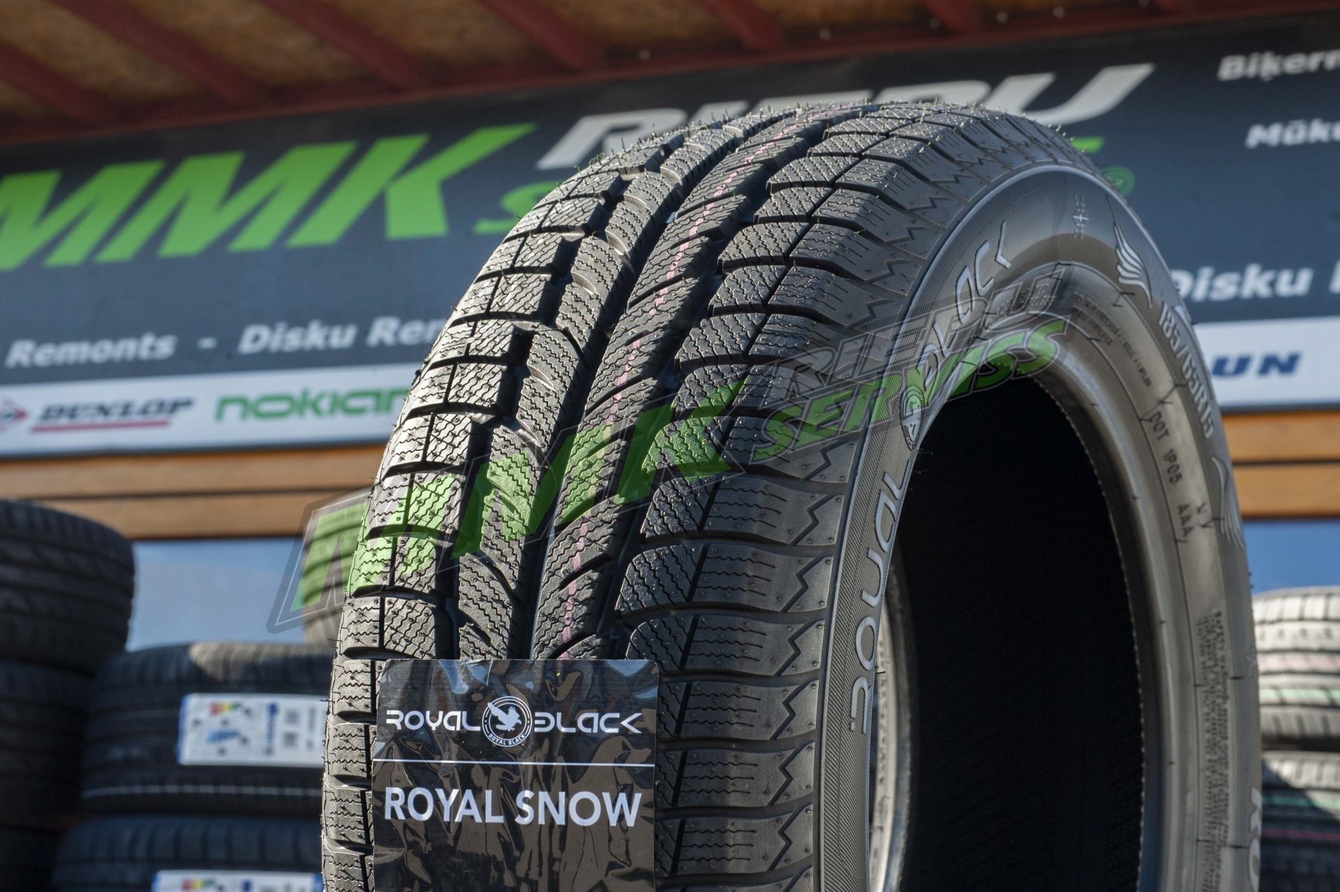 Royal Black Royal Snow 215/70 R15