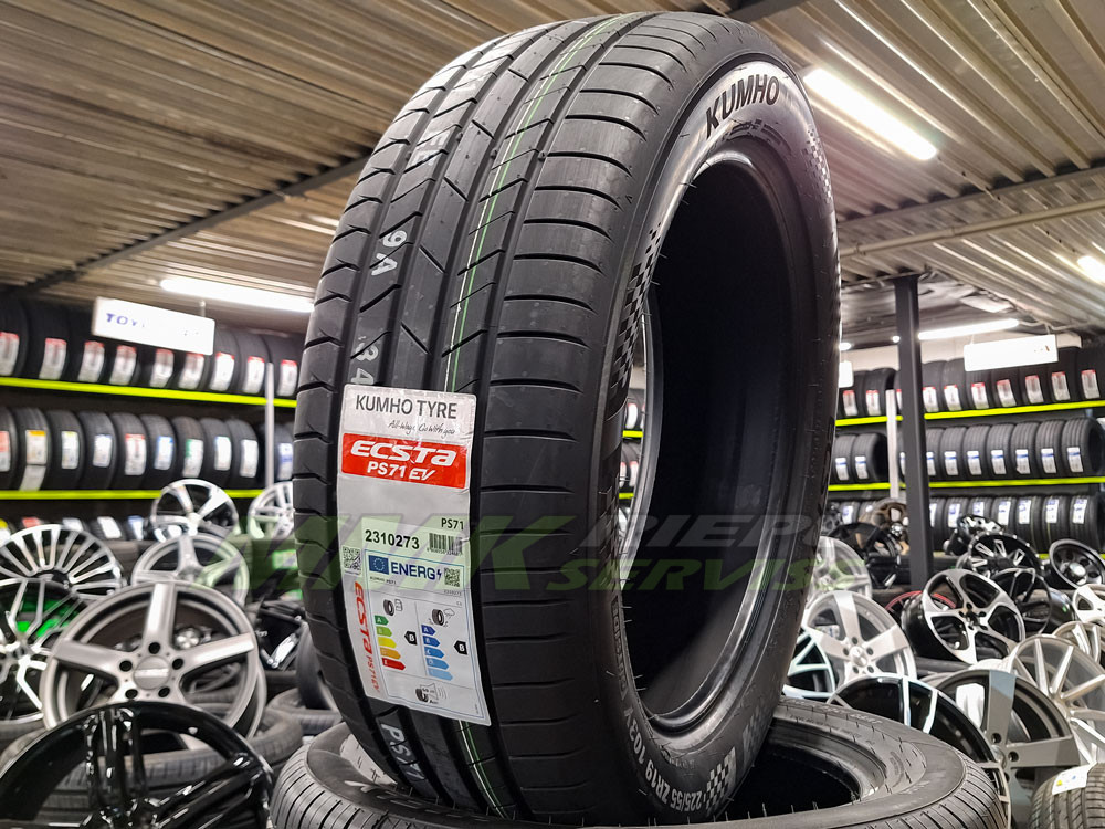 Kumho ECSTA PS71 EV 235/60 R18
