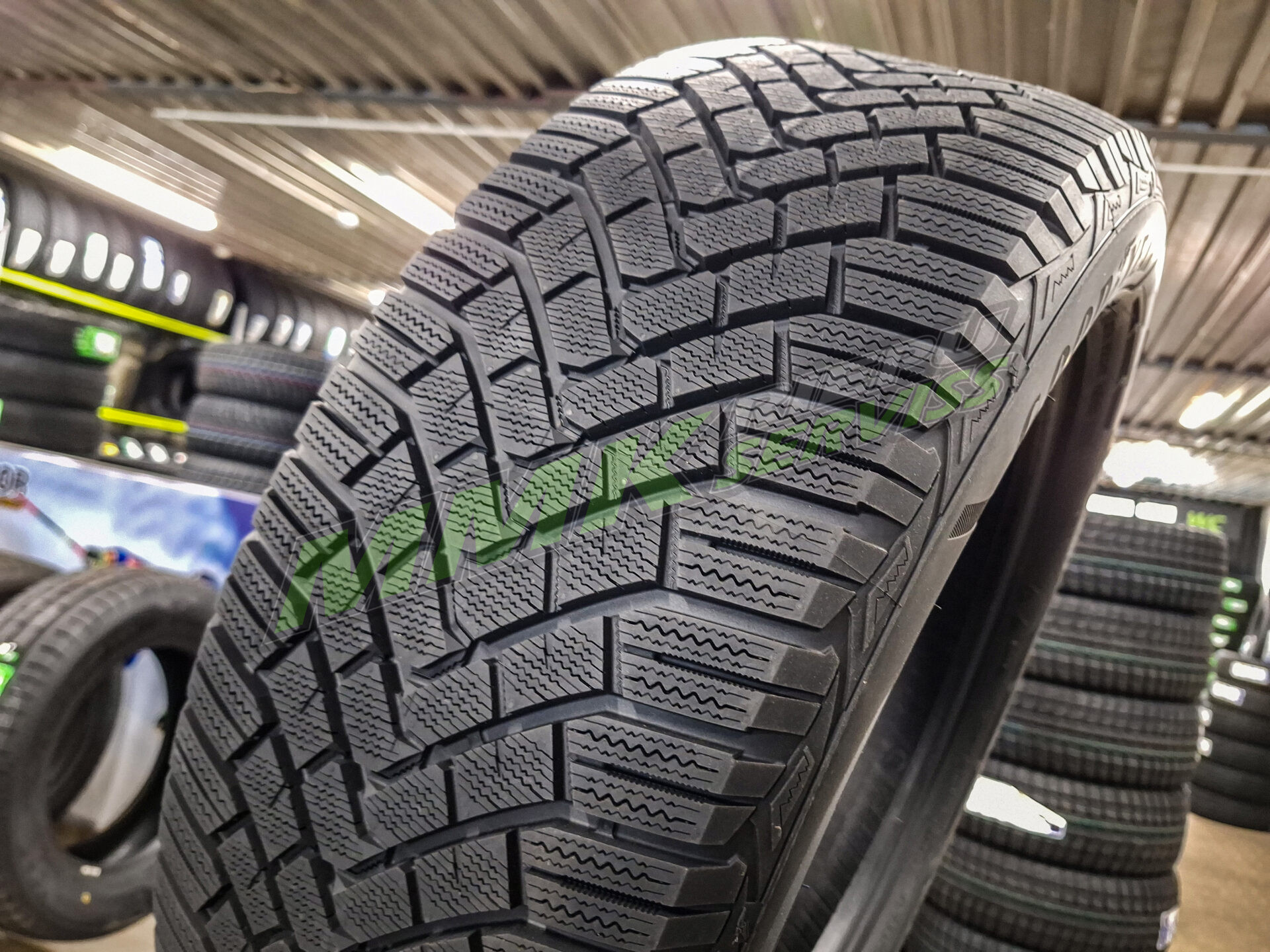Goodyear UltraGrip Ice 3 235/65 R17