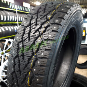Kumho Winter PorTran CW11 ar radzēm 235/65 R16C
