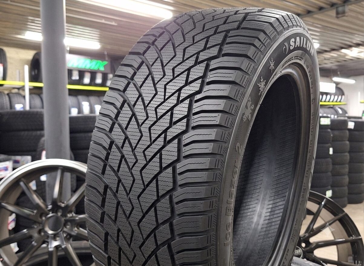 235/55R19 Sailun Ice Blazer Arctic 2 105T XL - Vissezonas riepas / Ziemas riepas