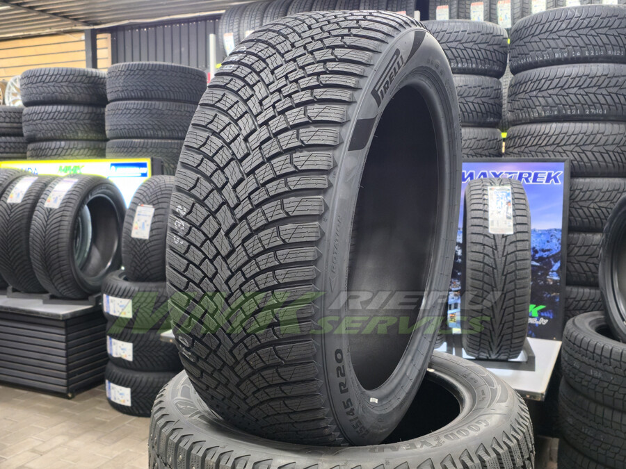 Pirelli SCORPION Winter 3 285/40 R21