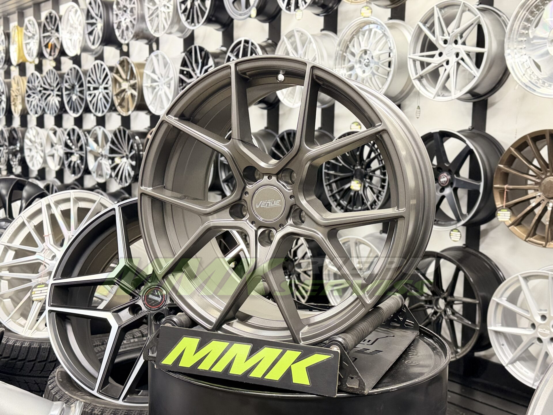 Venue Genesis Satin Grey
