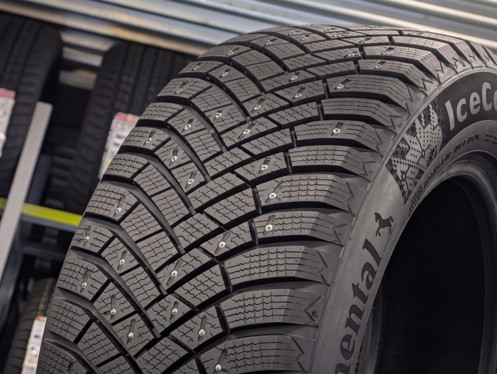 Continental IceContact 8 255/55 R18