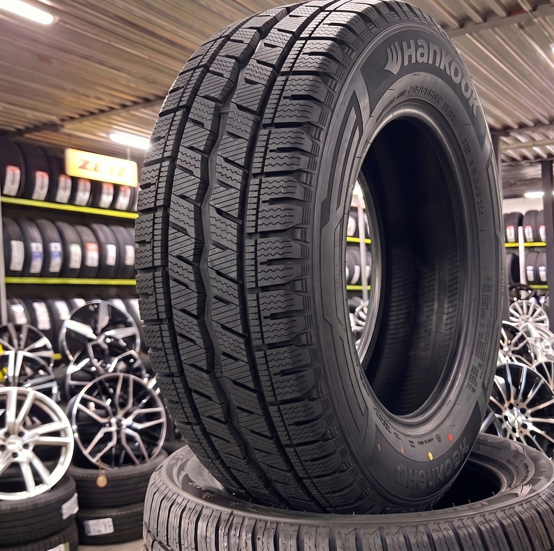 Hankook Winter i*cept LV RW12 205/65 R16C
