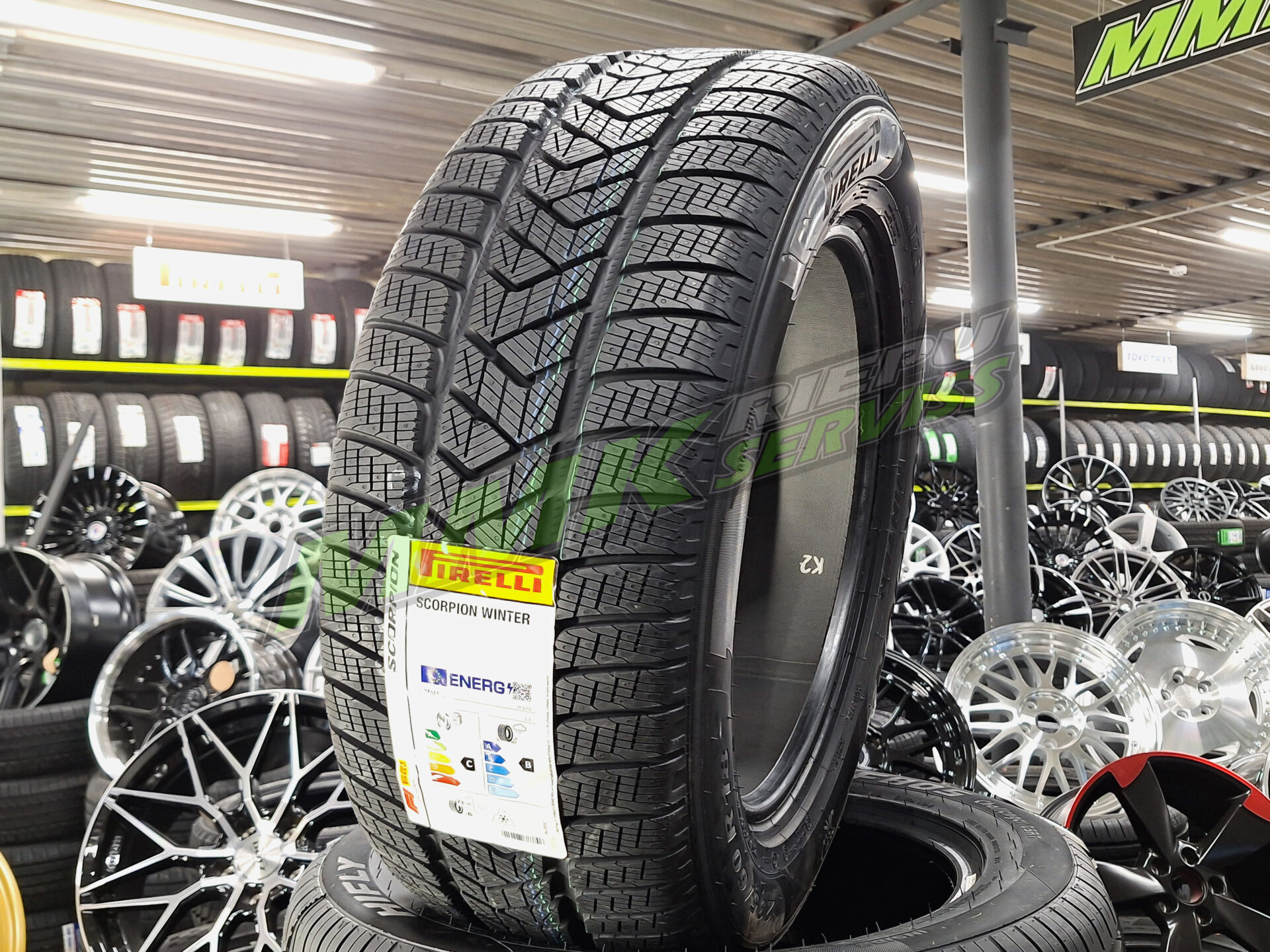 Pirelli SCORPION Winter 235/65 R17