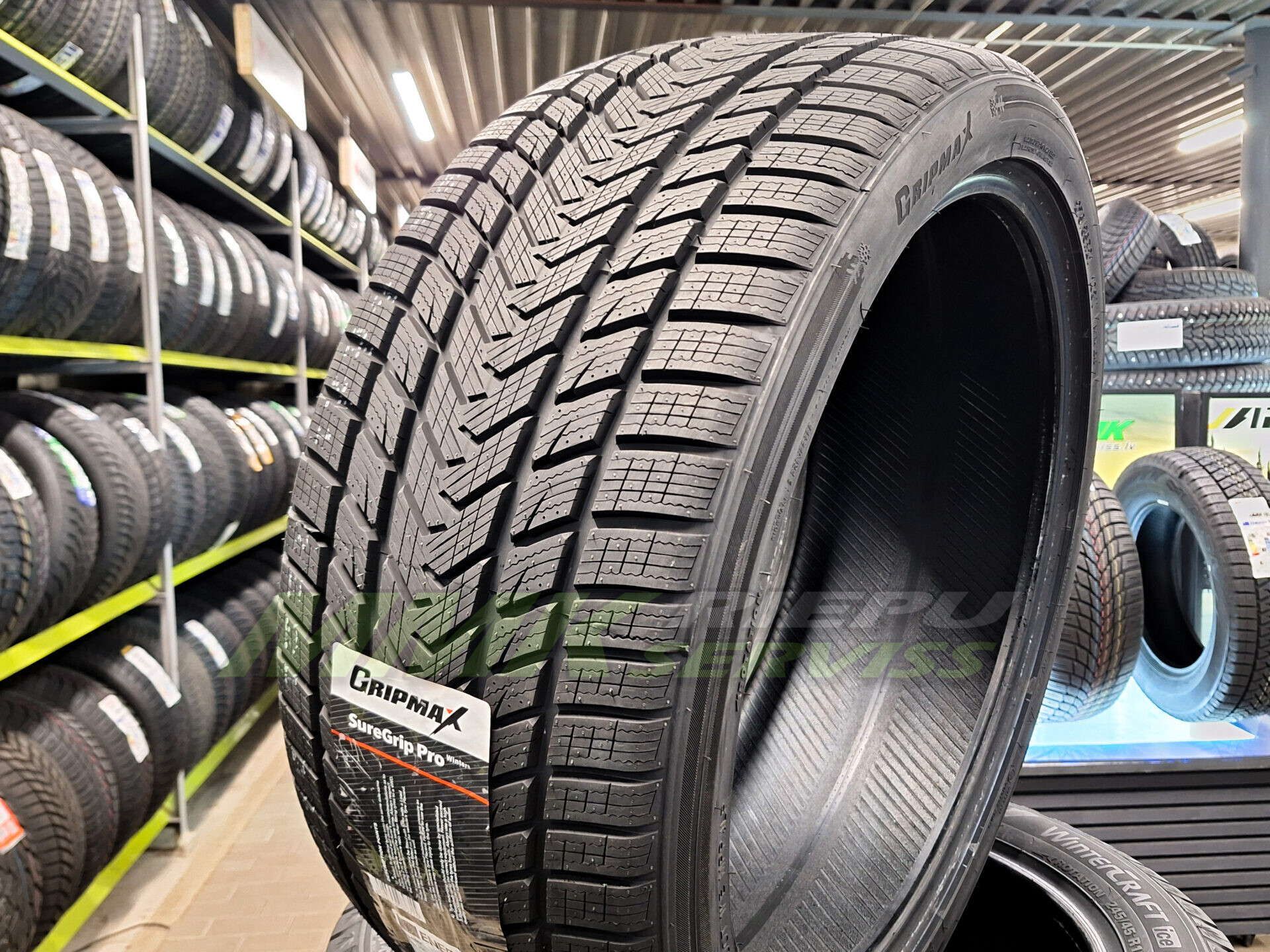 Gripmax SureGrip Pro Winter 265/35 R18