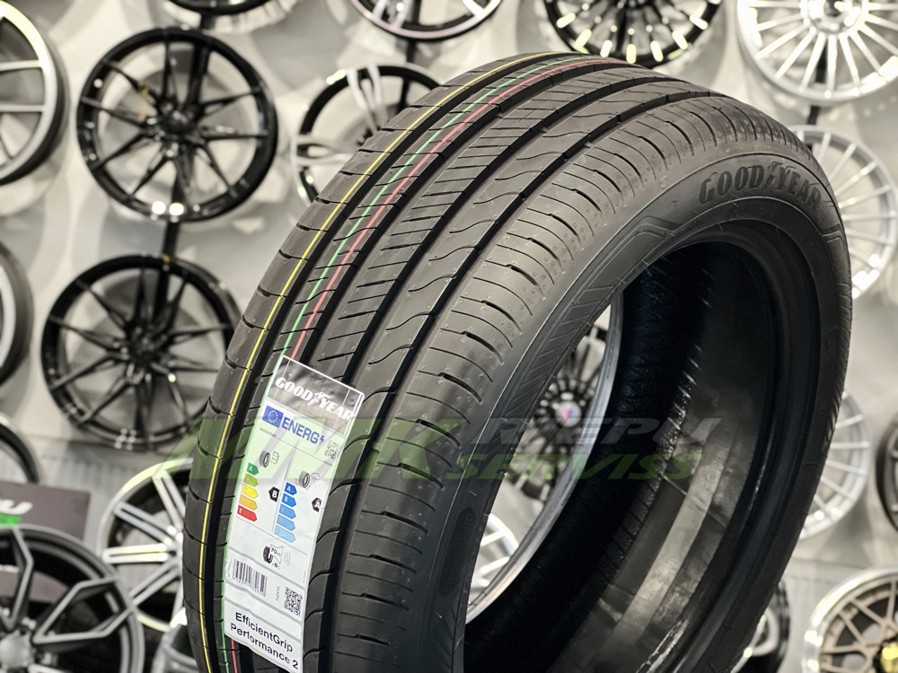 Goodyear EfficientGrip Performance 2 215/50 R17