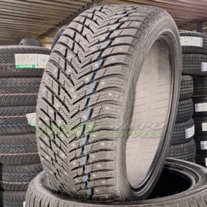 Nokian Hakkapeliitta 10 245/70 R17