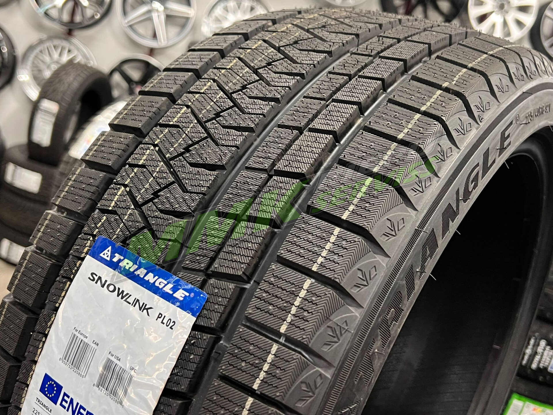 Triangle SnowLink PL02 235/60 R18